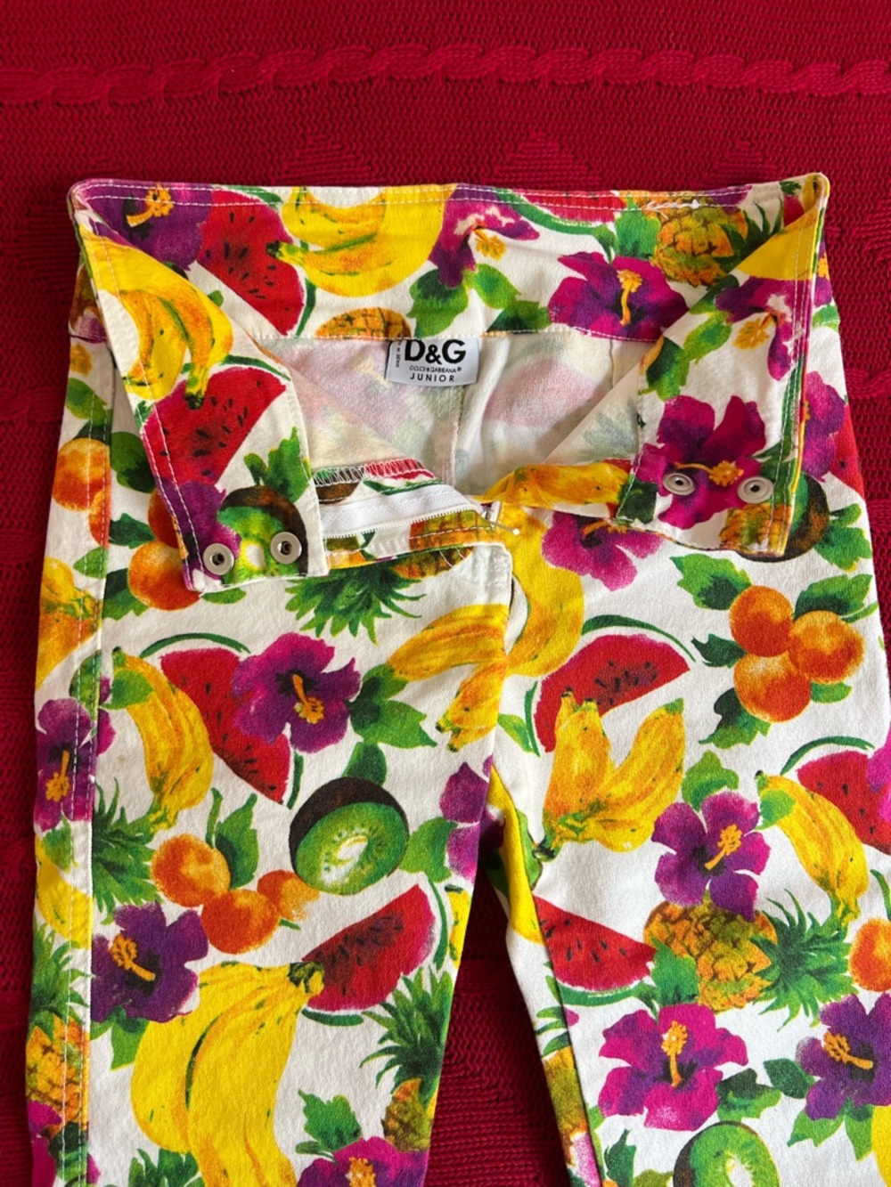 Kids Dolce & Gabbana White Capri Leggings with Multicolor Tropical Fruit Print - Picture 8 of 11